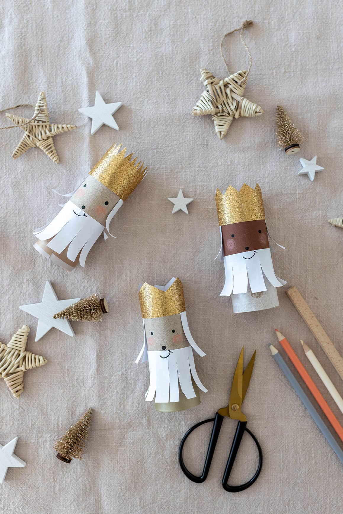 DIY Weihnachtsdeko aus Klorollen basteln – Engel, Weihnachtsmann, Nikolaus und mehr!