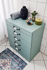 Kunststoffbeschichtete Möbel streichen / Upcycling mit Kreidefarbe