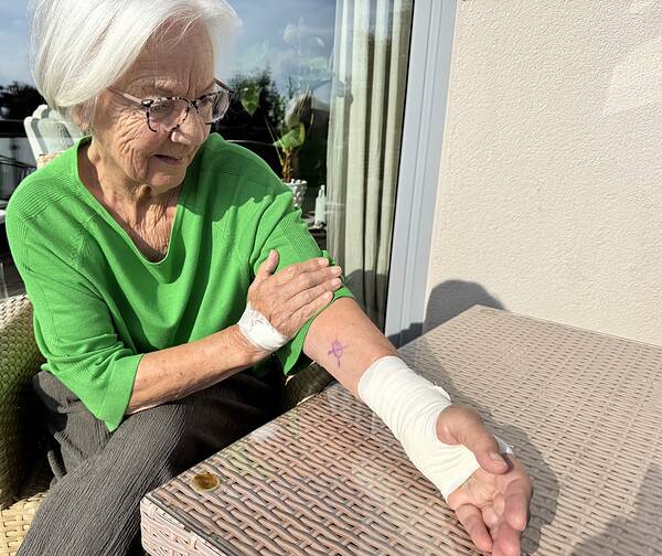 Hochwertige Handarbeit, kreative Makramee-Kunst, individuelle Wohndekoration, nachhaltiges Handwerk, kreative DIY-Projekte, dekorative Wandkunst, originelle Wohnideen, kreative Geschenke, Handgefertigte Dekoration, moderne Wandgestaltung.