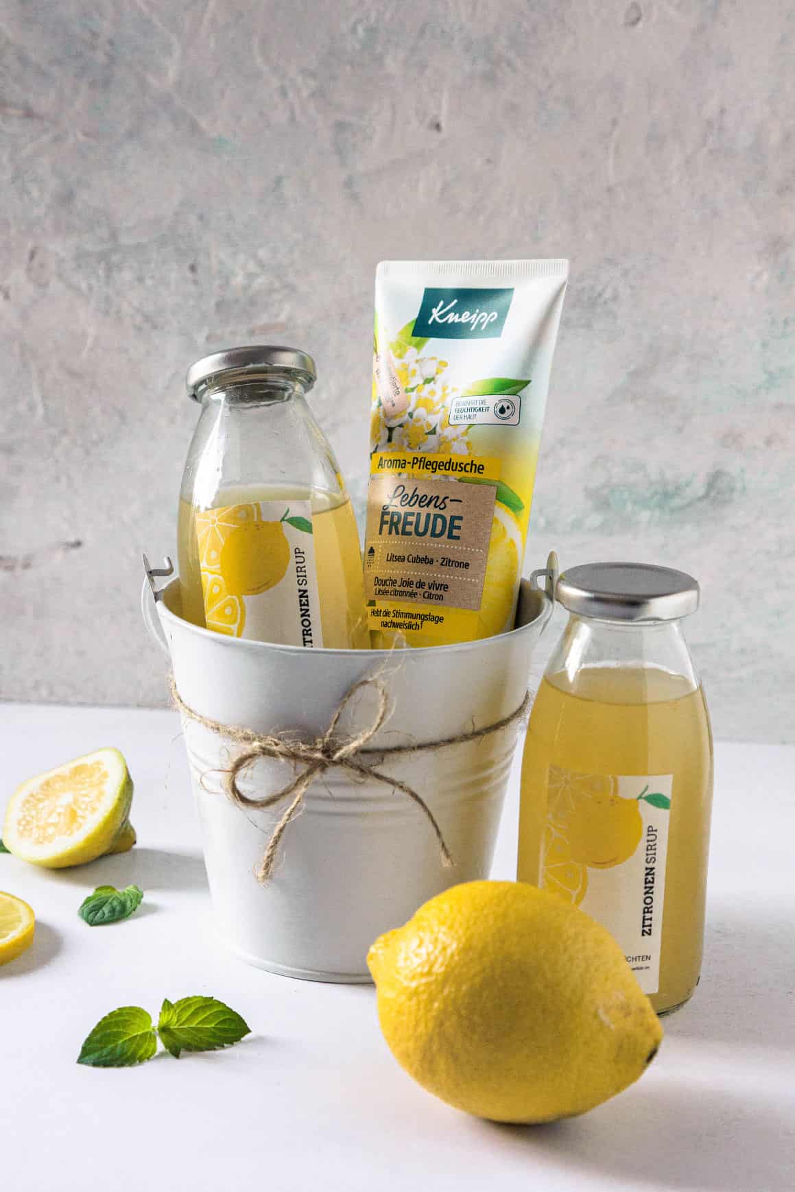 Zitronensirup selber machen – Sommerlaune im Glas & ein erfrischendes DIY-Geschenk