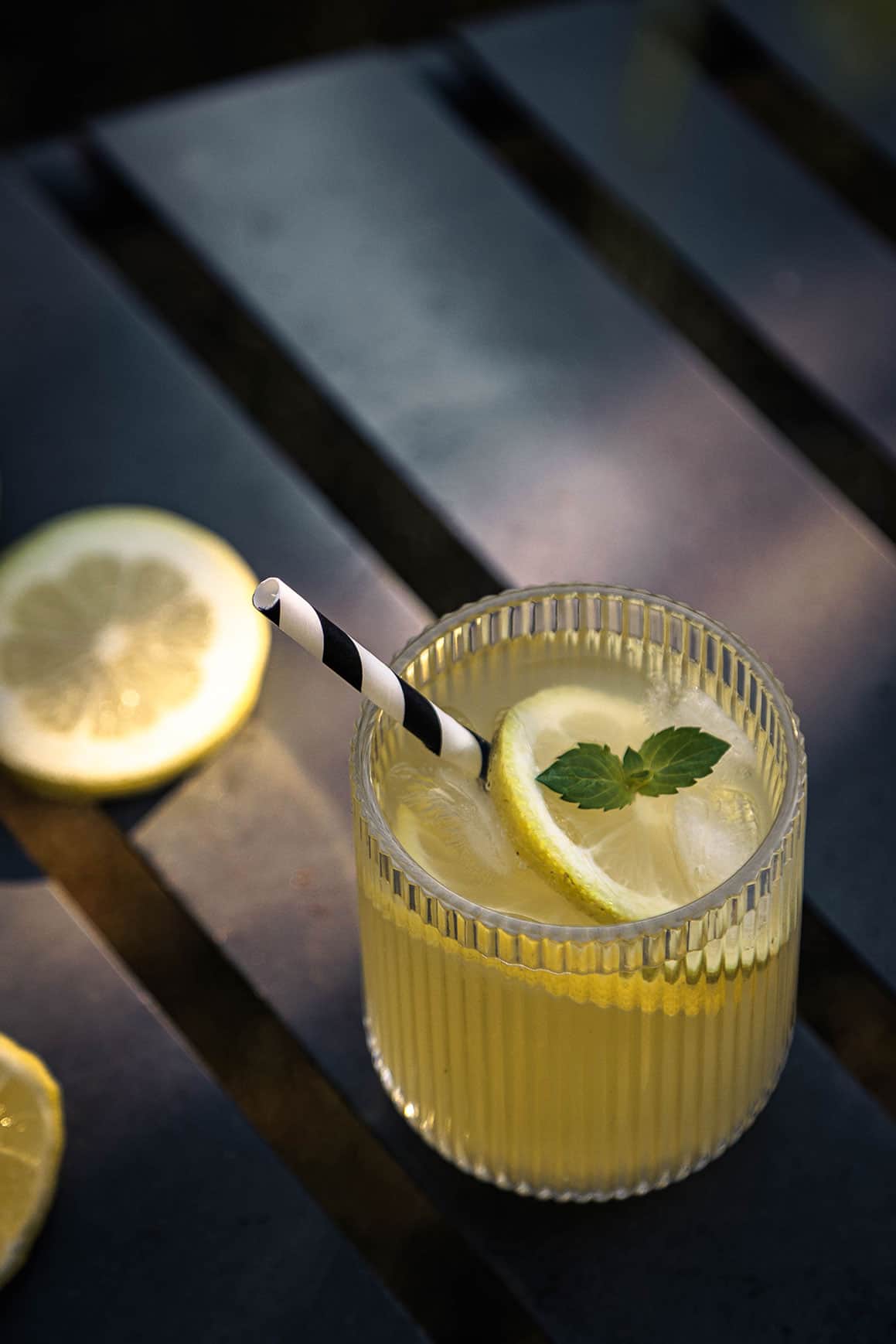 Zitronensirup selber machen – Sommerlaune im Glas & ein erfrischendes DIY-Geschenk