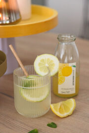 Zitronensirup selber machen – Sommerlaune im Glas & ein erfrischendes DIY-Geschenk