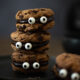 Chocolate Chip Cookies mit Füllung – einfache Halloween-Kekse ohne Ausstecher
