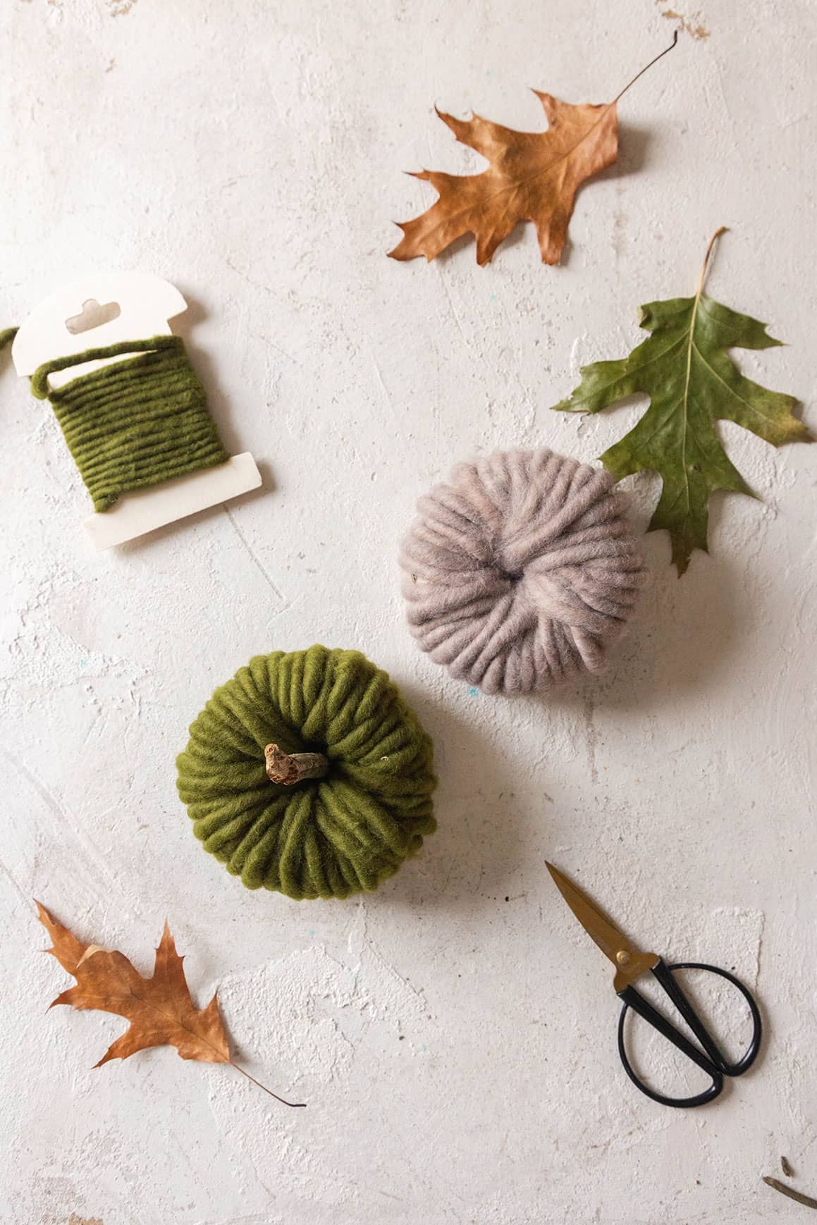 Kürbis basteln mit Wollkordel – einfache DIY-Herbstdeko selbst machen