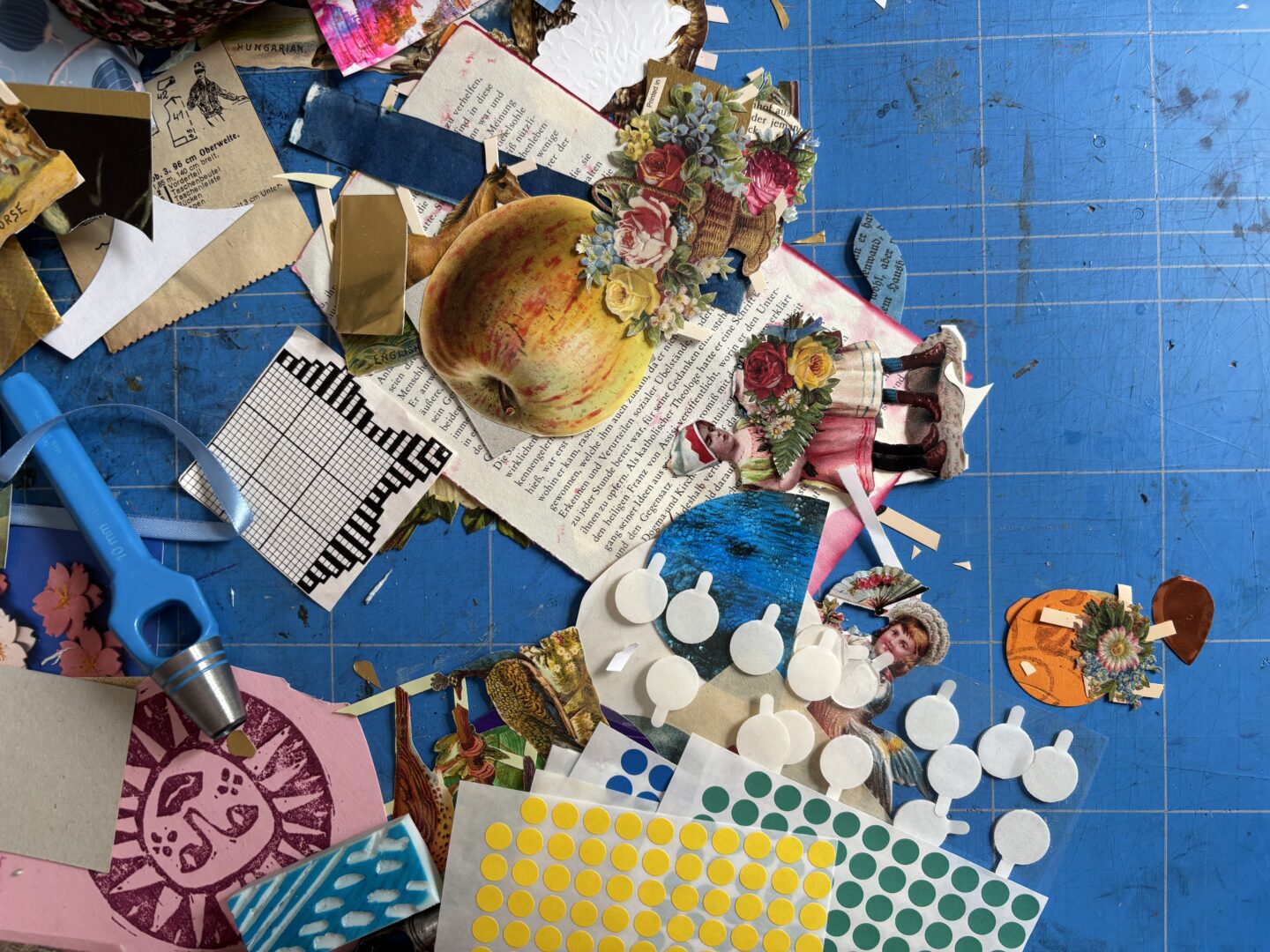 Collagen gestalten – Kreativ mit Papier und Farbe