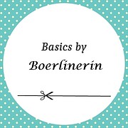 Handmade Kultur Logo mit Text 'Basics by BoerlinerIn' und Schneidernadel, ideal für DIY, Handarbeit, Kreativität und kreative Workshops.
