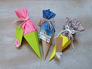 Mini-Schultüten basteln - 3 Varianten als Geschenk oder Deko