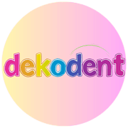 Buntes Dekodent Logo mit farbigen Buchstaben auf pastellfarbenem Hintergrund, repräsentiert kreative Handwerkskunst und Design für Handmade Kultur.
