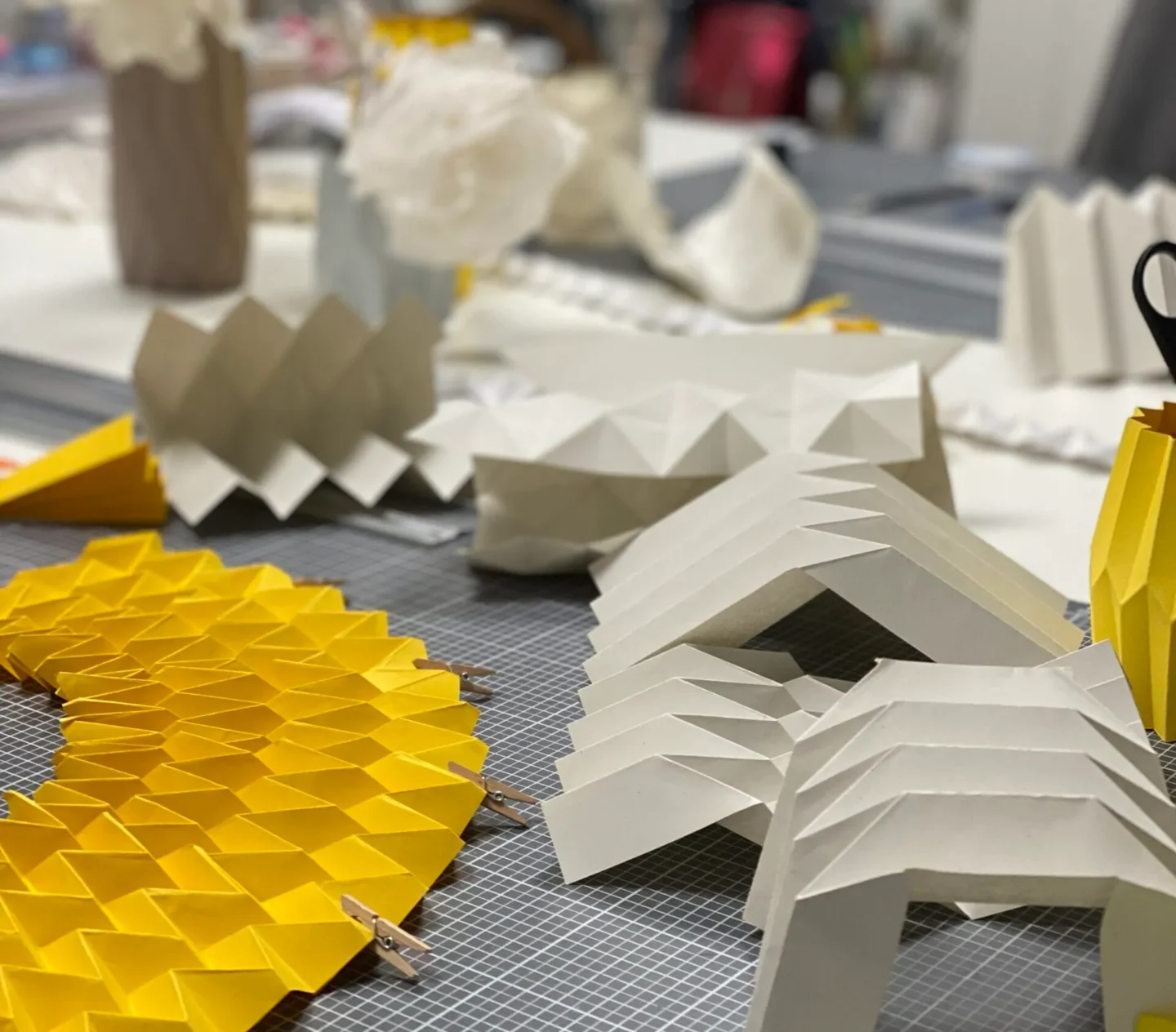 Falttechniken: Experimentieren mit Papier