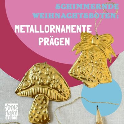 Schimmernde Weihnachtsboten: Metallornamente prägen
