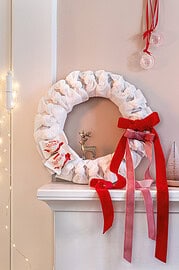 Adventskranz aus Schleifenbändern