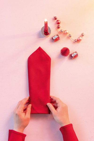 Serviette zum Herz falten, Schritt 3