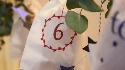 Einfache Adventskalender-Idee – Zahl im Detail prüfen